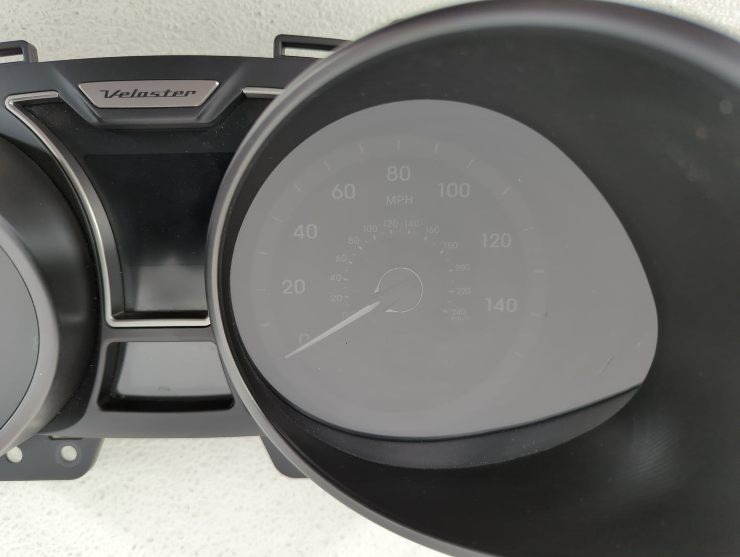 2016-2017 Hyundai Tucson Instrument Cluster Speedometer Gauges P/N:94011-2V331 94001-D3180, 94001-D3181 Fits Fits 2016 2017 