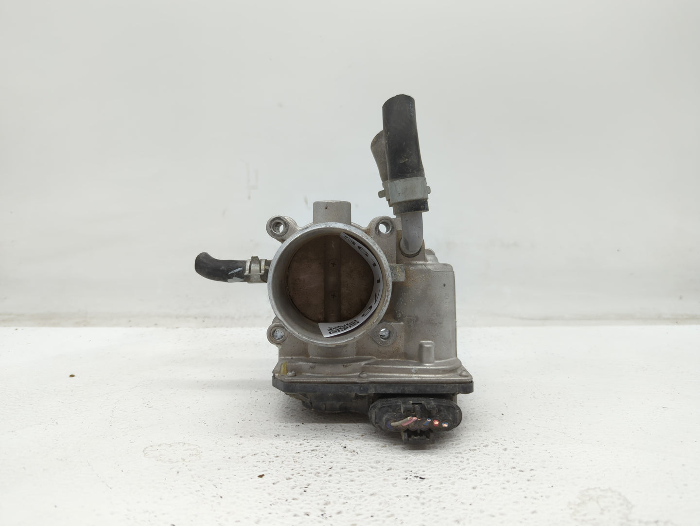 2016-2018 Hyundai Tucson Throttle Body P/N:35100-2B340 Fits Fits 2015 2016 2017 2018 2019 OEM Used Auto Parts - Oemusedautop