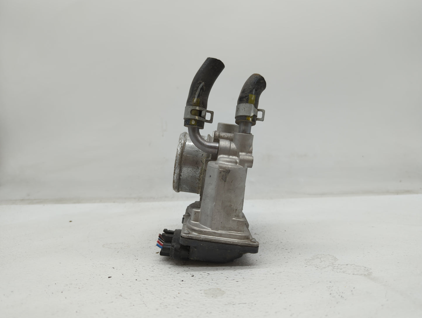 2016-2018 Hyundai Tucson Throttle Body P/N:35100-2B340 Fits Fits 2015 2016 2017 2018 2019 OEM Used Auto Parts - Oemusedautop