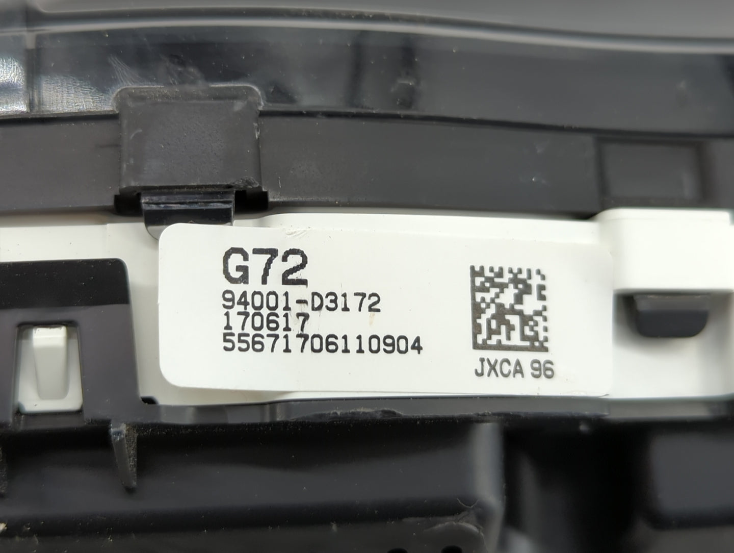 2016-2017 Hyundai Tucson Instrument Cluster Speedometer Gauges P/N:94001-D3172 Fits Fits 2016 2017 OEM Used Auto Parts - Oem