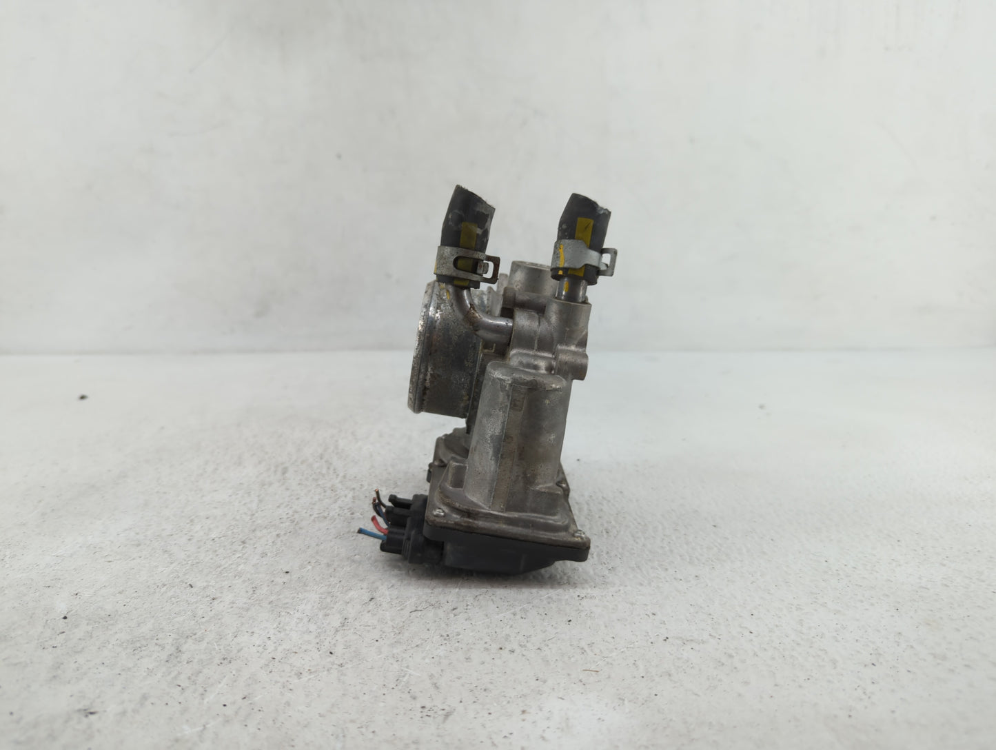 2016-2018 Hyundai Tucson Throttle Body P/N:35100-2B340 Fits Fits 2015 2016 2017 2018 2019 OEM Used Auto Parts - Oemusedautop