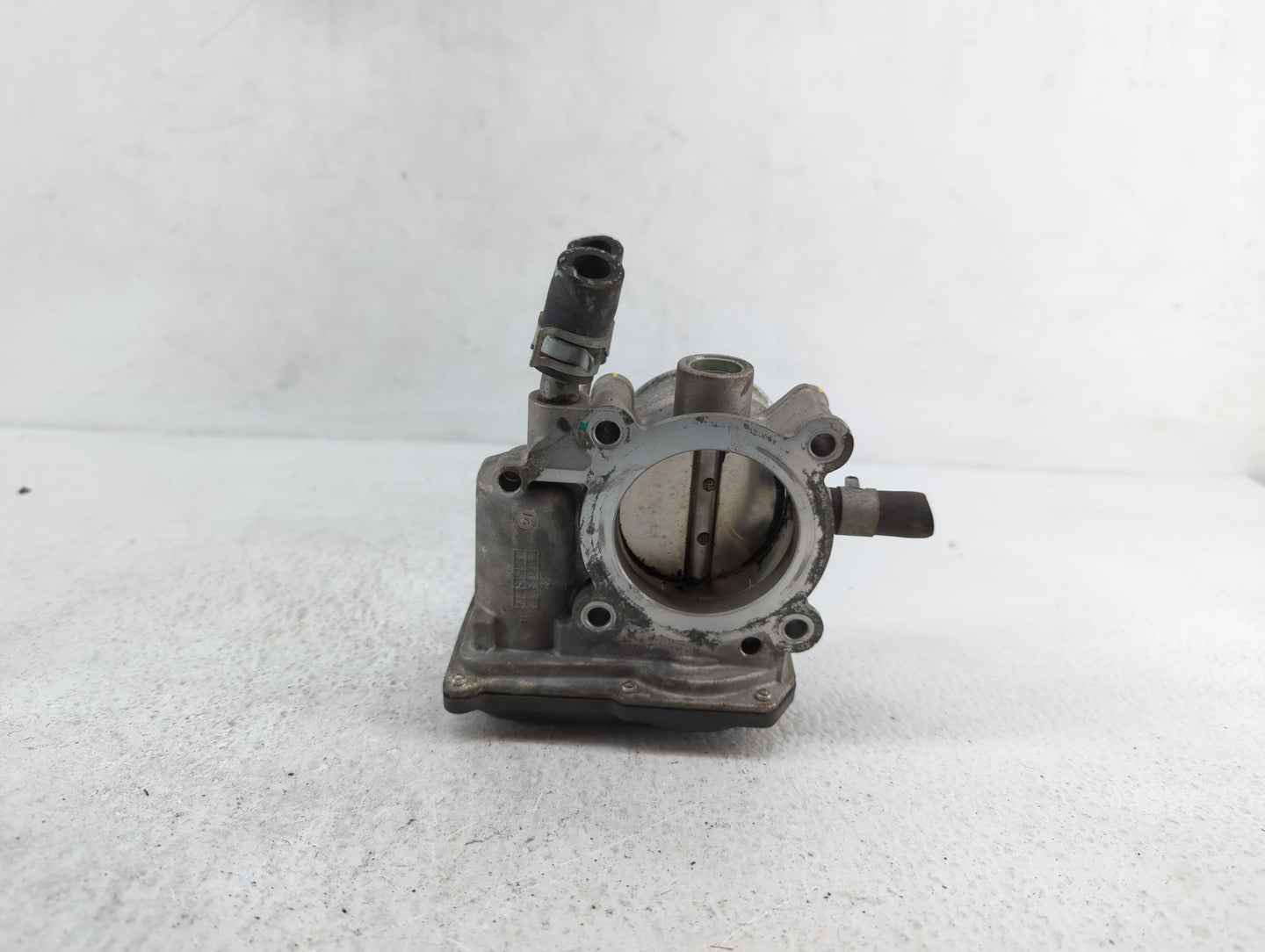 2016-2018 Hyundai Tucson Throttle Body P/N:35100-2B340 Fits Fits 2015 2016 2017 2018 2019 OEM Used Auto Parts - Oemusedautop