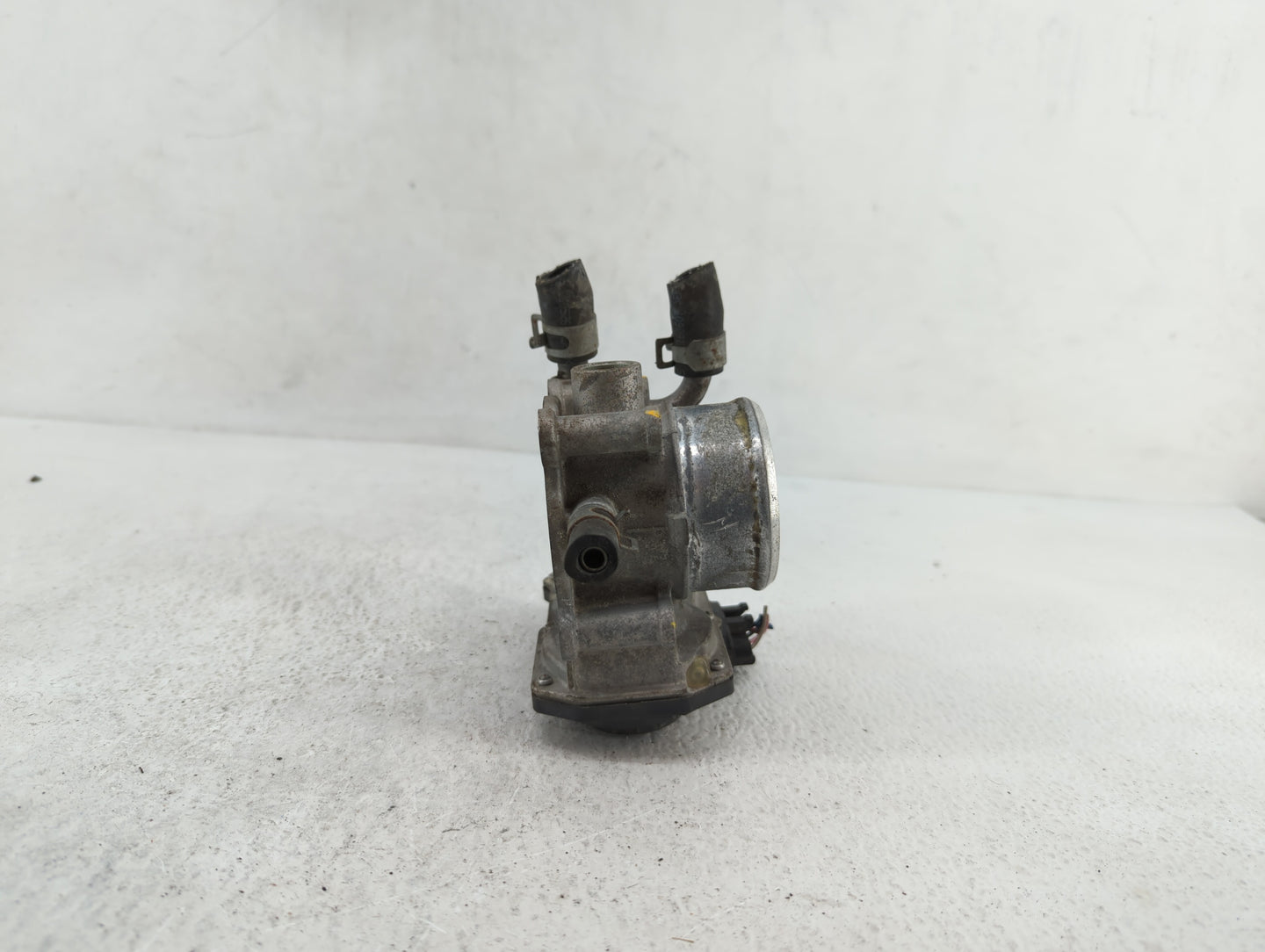 2016-2018 Hyundai Tucson Throttle Body P/N:35100-2B340 Fits Fits 2015 2016 2017 2018 2019 OEM Used Auto Parts - Oemusedautop