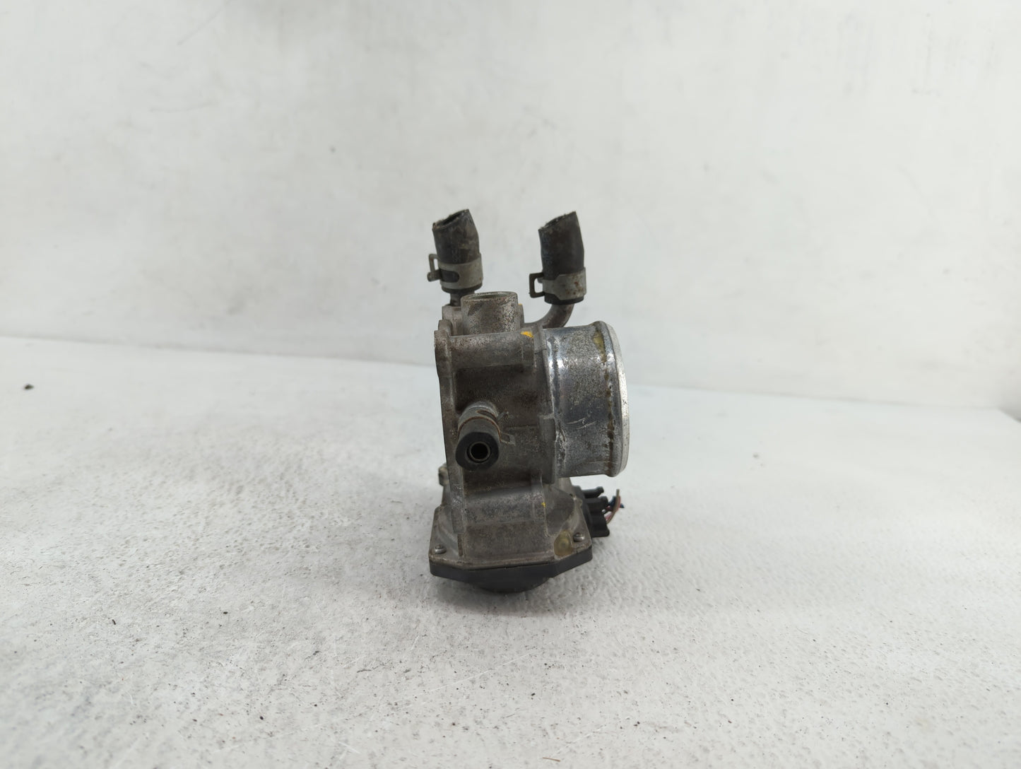 2016-2018 Hyundai Tucson Throttle Body P/N:35100-2B340 Fits Fits 2015 2016 2017 2018 2019 OEM Used Auto Parts - Oemusedautop