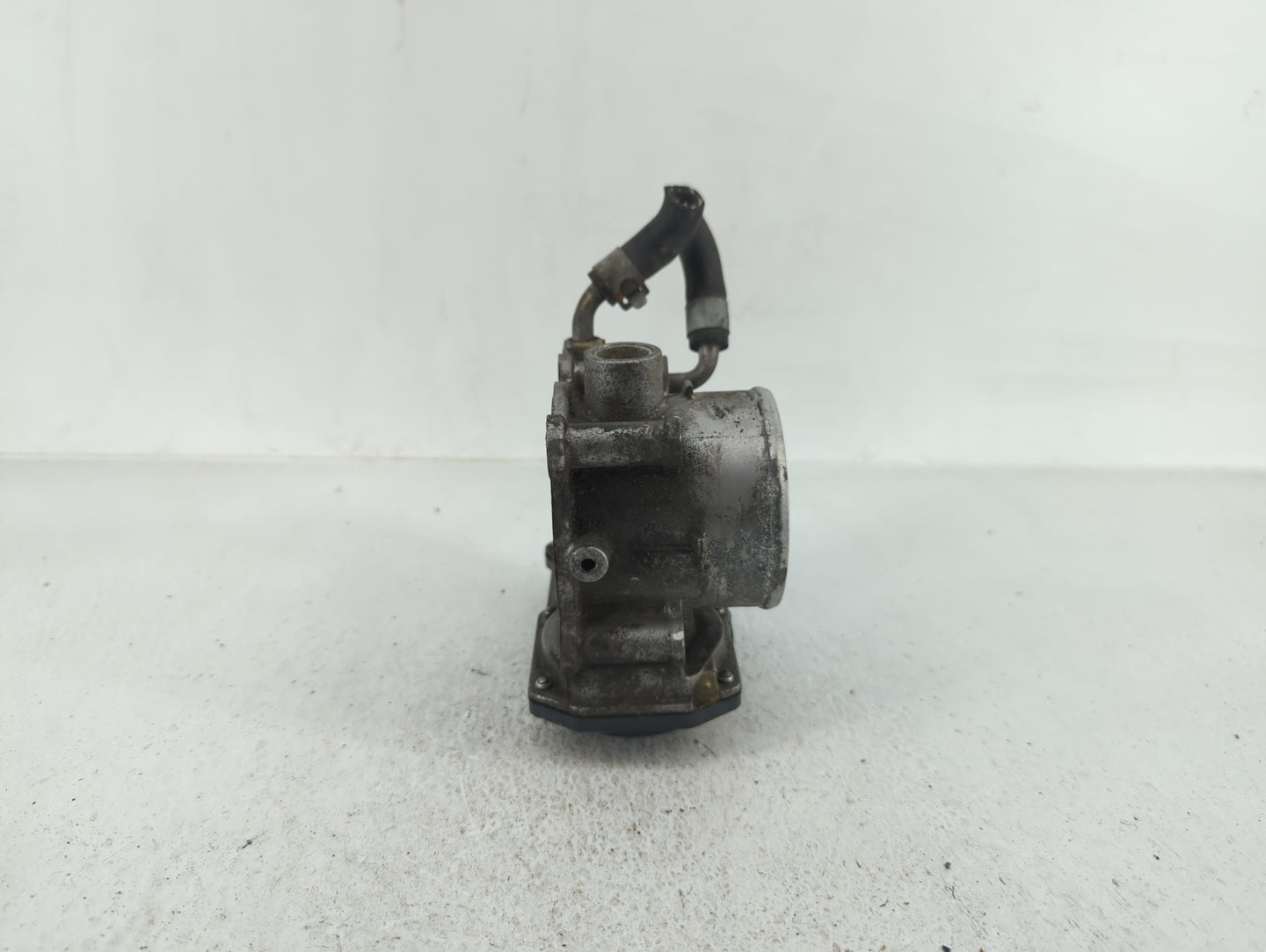 2014-2021 Hyundai Tucson Throttle Body P/N:35100-2E000 35100-2E710 Fits OEM Used Auto Parts - Oemusedautoparts1.com