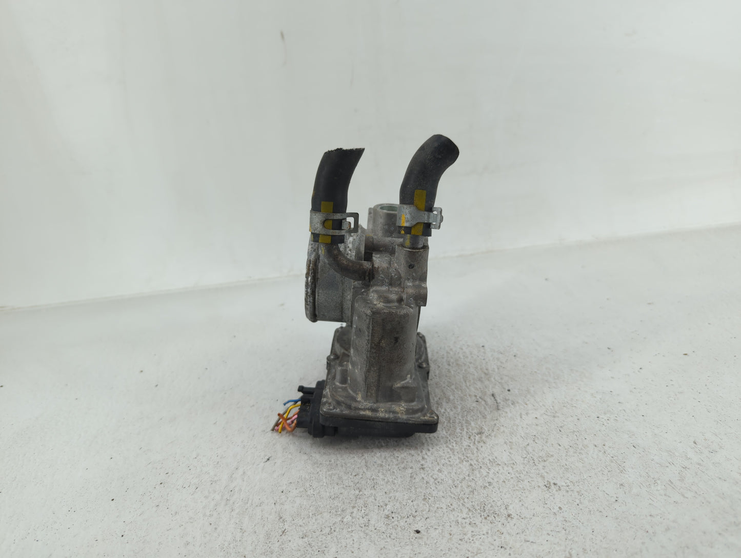 2016-2018 Hyundai Tucson Throttle Body P/N:35100-2B340 Fits Fits 2015 2016 2017 2018 2019 2020 2021 2022 OEM Used Auto Parts