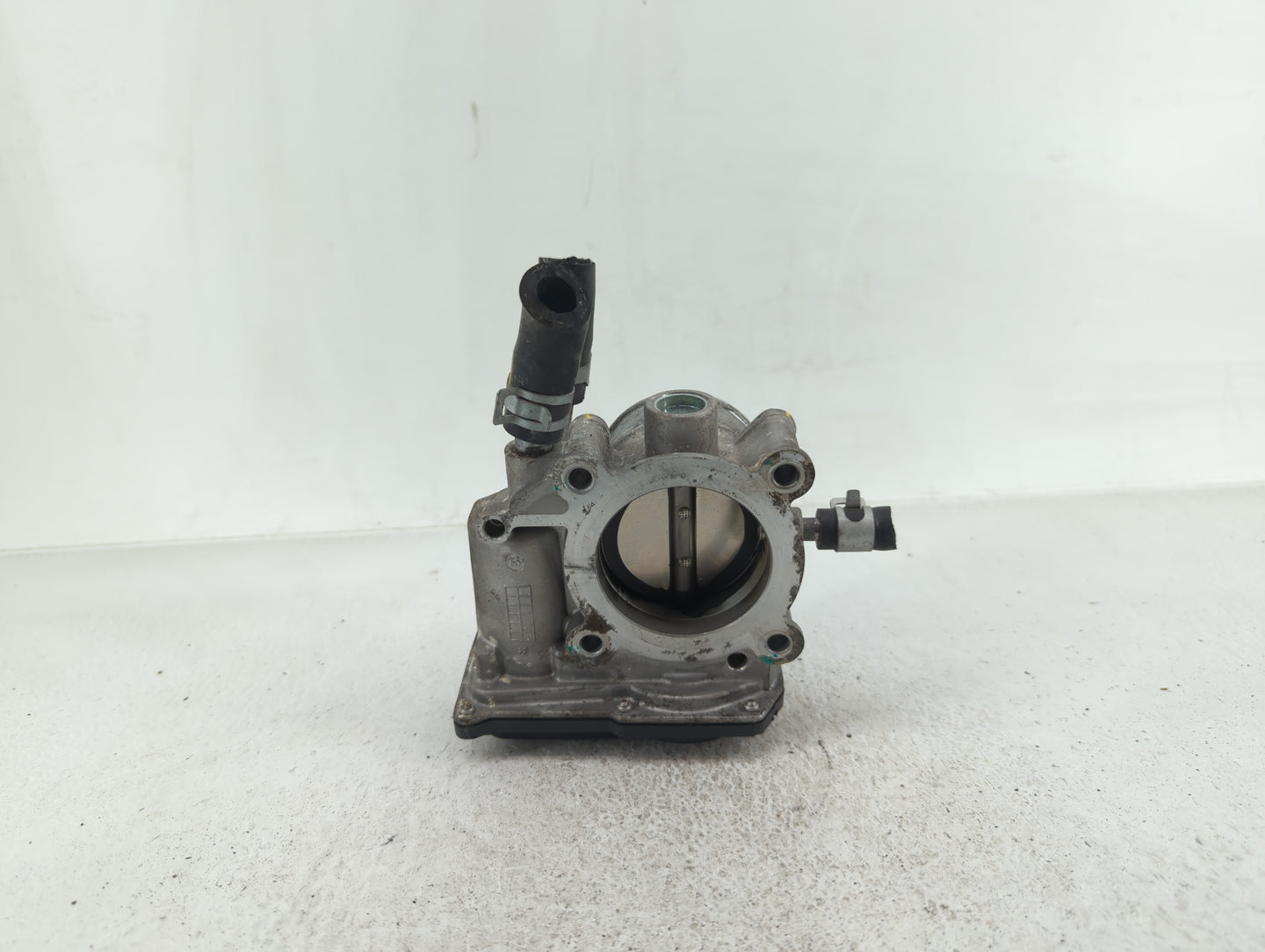 2016-2018 Hyundai Tucson Throttle Body P/N:35100-2B340 Fits Fits 2015 2016 2017 2018 2019 2020 2021 2022 OEM Used Auto Parts