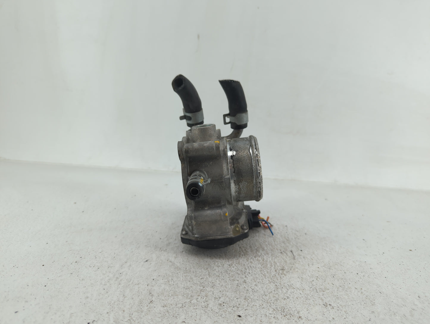 2016-2018 Hyundai Tucson Throttle Body P/N:35100-2B340 Fits Fits 2015 2016 2017 2018 2019 2020 2021 2022 OEM Used Auto Parts