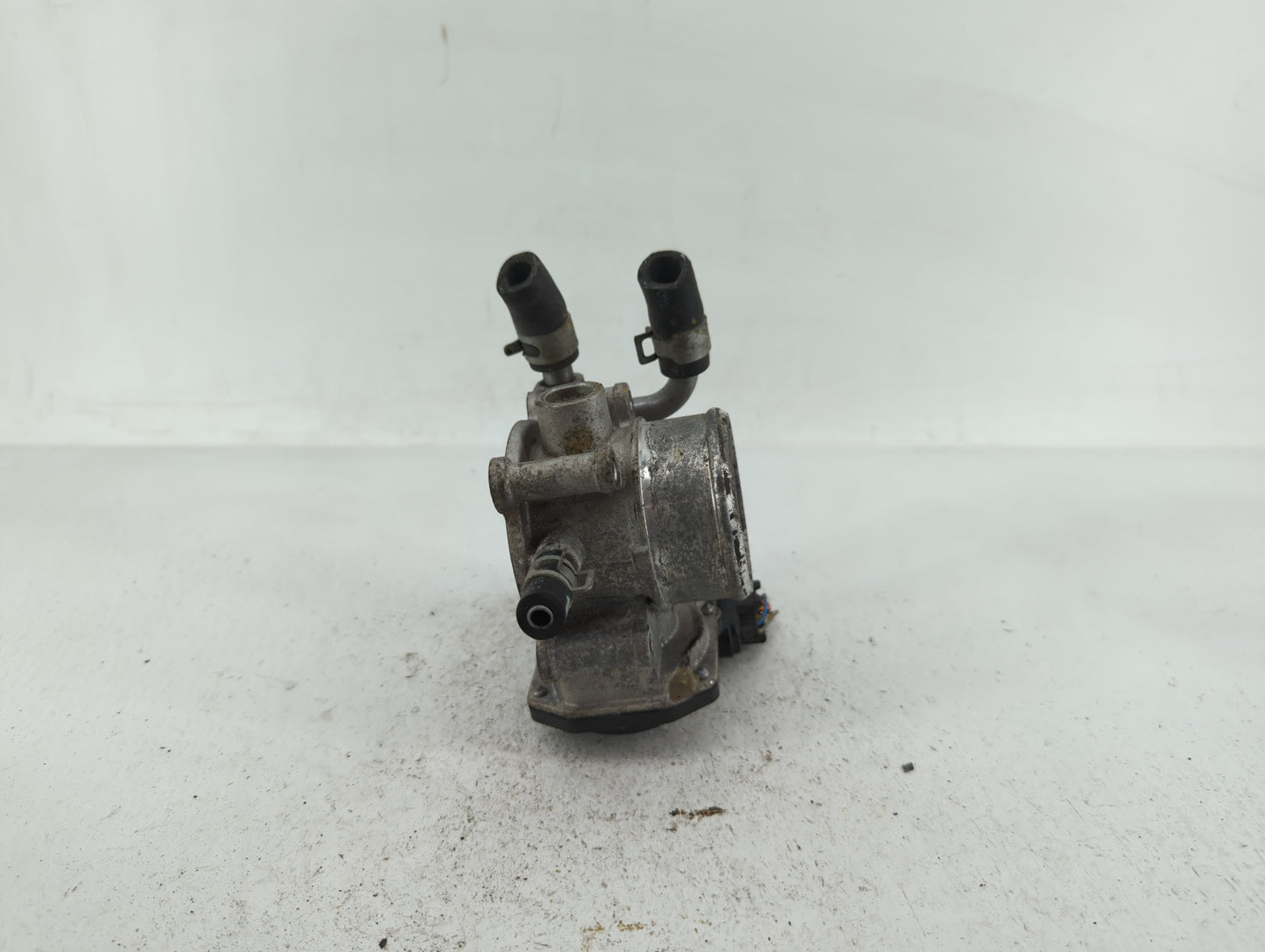 2016-2018 Hyundai Tucson Throttle Body P/N:35100-2B340 Fits Fits 2015 2016 2017 2018 2019 2020 2021 2022 OEM Used Auto Parts
