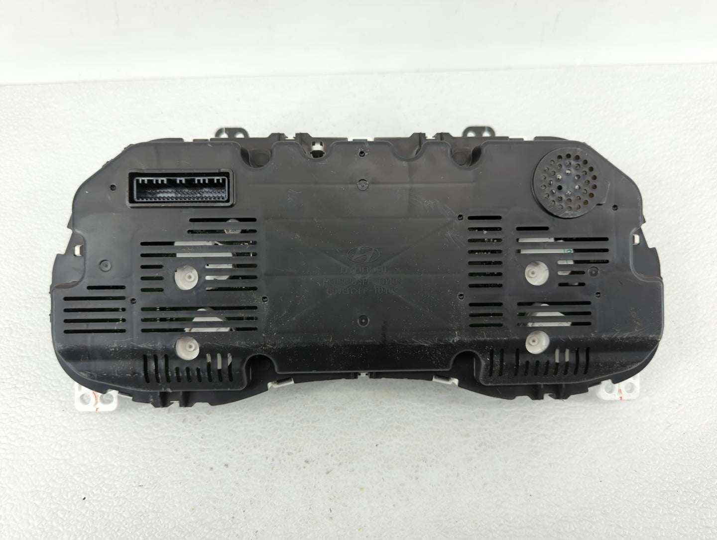 2016-2017 Hyundai Tucson Instrument Cluster Speedometer Gauges P/N:94011-2V331 94001-D3180, 94001-D3181 Fits Fits 2016 2017 