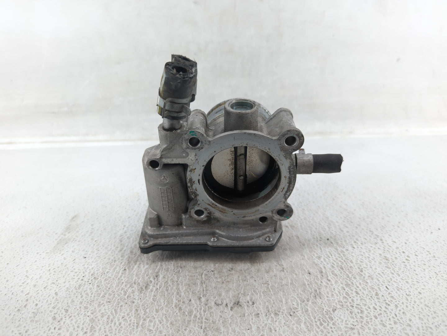 2016-2018 Hyundai Tucson Throttle Body P/N:35100-2B340 Fits Fits 2015 2016 2017 2018 2019 2020 2021 2022 OEM Used Auto Parts