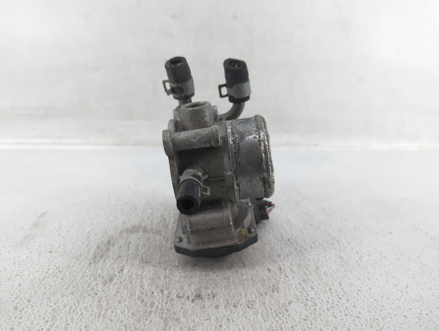 2016-2018 Hyundai Tucson Throttle Body P/N:35100-2B340 Fits Fits 2015 2016 2017 2018 2019 2020 2021 2022 OEM Used Auto Parts