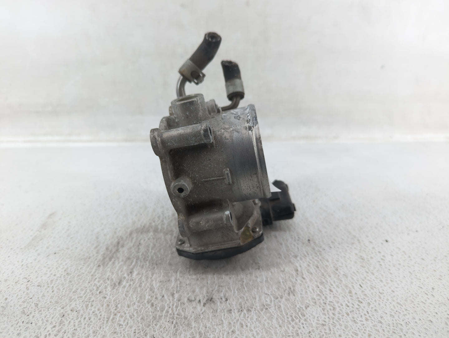2014-2021 Hyundai Tucson Throttle Body P/N:35100-2E000 Fits Fits 2011 2012 2013 2014 2015 2016 2017 2018 2019 2020 2021 OEM 