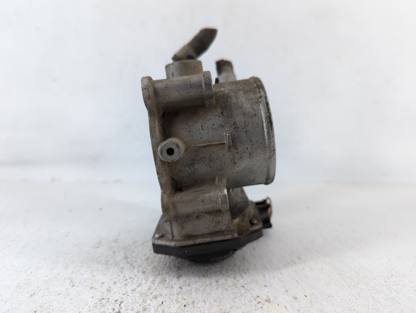 2014-2021 Hyundai Tucson Throttle Body P/N:35100-2E000 Fits Fits 2011 2012 2013 2014 2015 2016 2017 2018 2019 2020 2021 OEM 