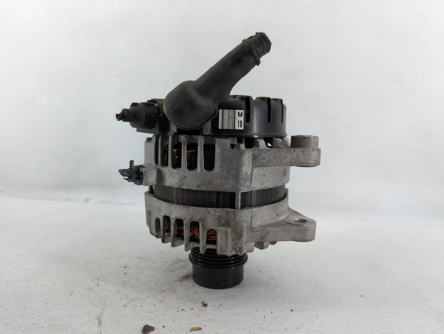 2016-2018 Hyundai Tucson Alternator Replacement Generator Charging Assembly Engine OEM P/N:37300-2B960 Fits OEM Used Auto Pa