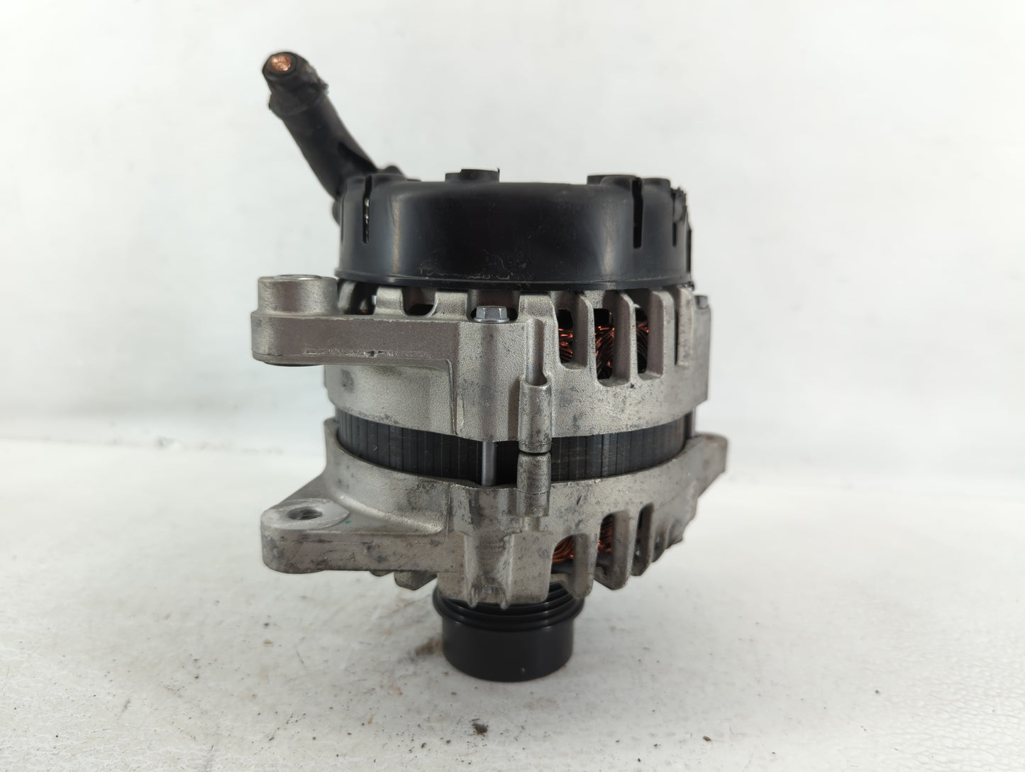 2016-2018 Hyundai Tucson Alternator Replacement Generator Charging Assembly Engine OEM P/N:37300-2B960 Fits OEM Used Auto Pa