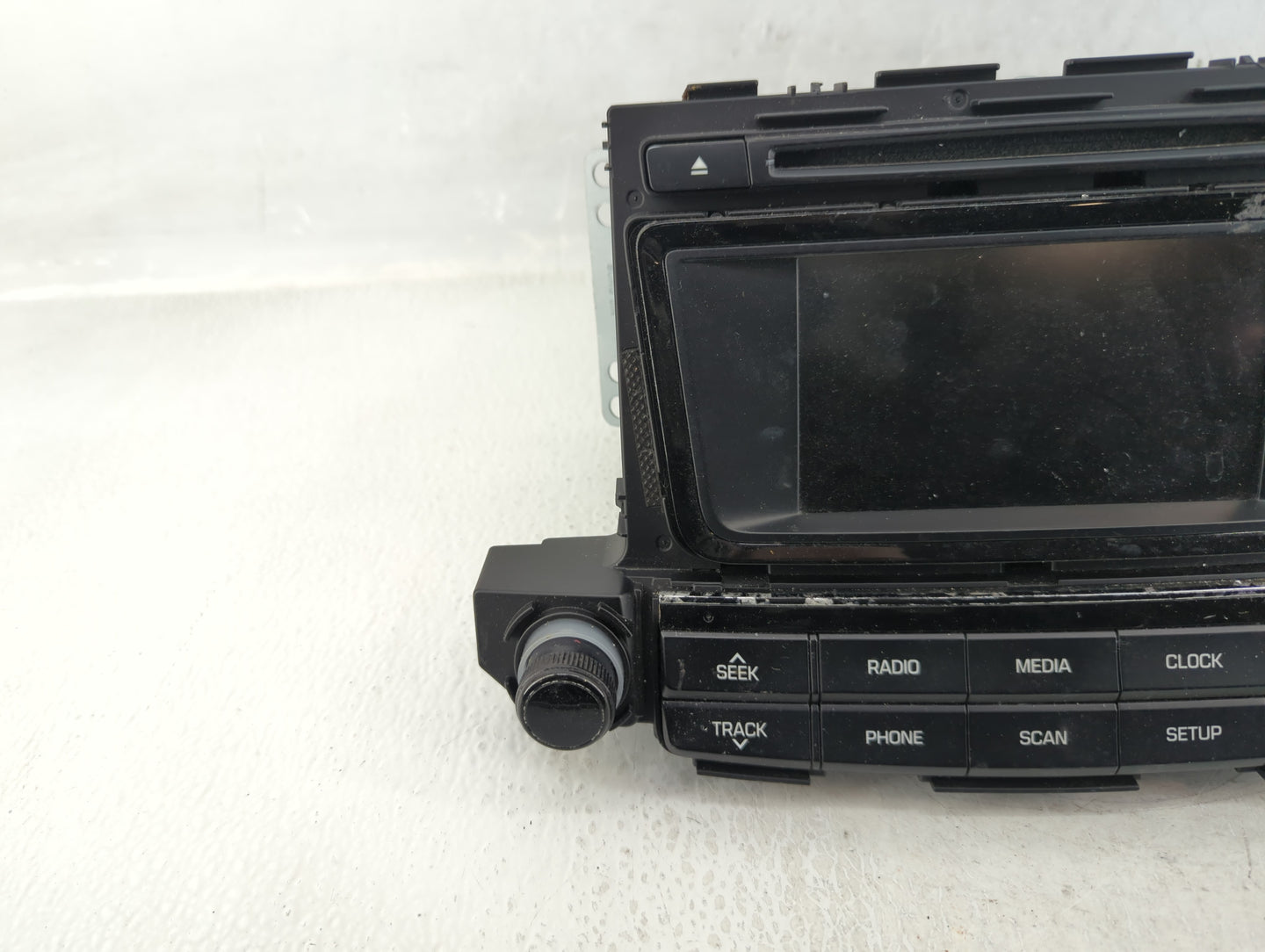 2016-2017 Hyundai Tucson Radio AM FM Cd Player Receiver Replacement P/N:96180-D31004X Fits Fits 2016 2017 OEM Used Auto Part