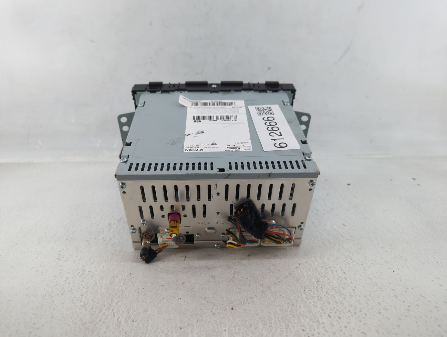 2016-2017 Hyundai Tucson Radio AM FM Cd Player Receiver Replacement P/N:96180-D31004X Fits Fits 2016 2017 OEM Used Auto Part
