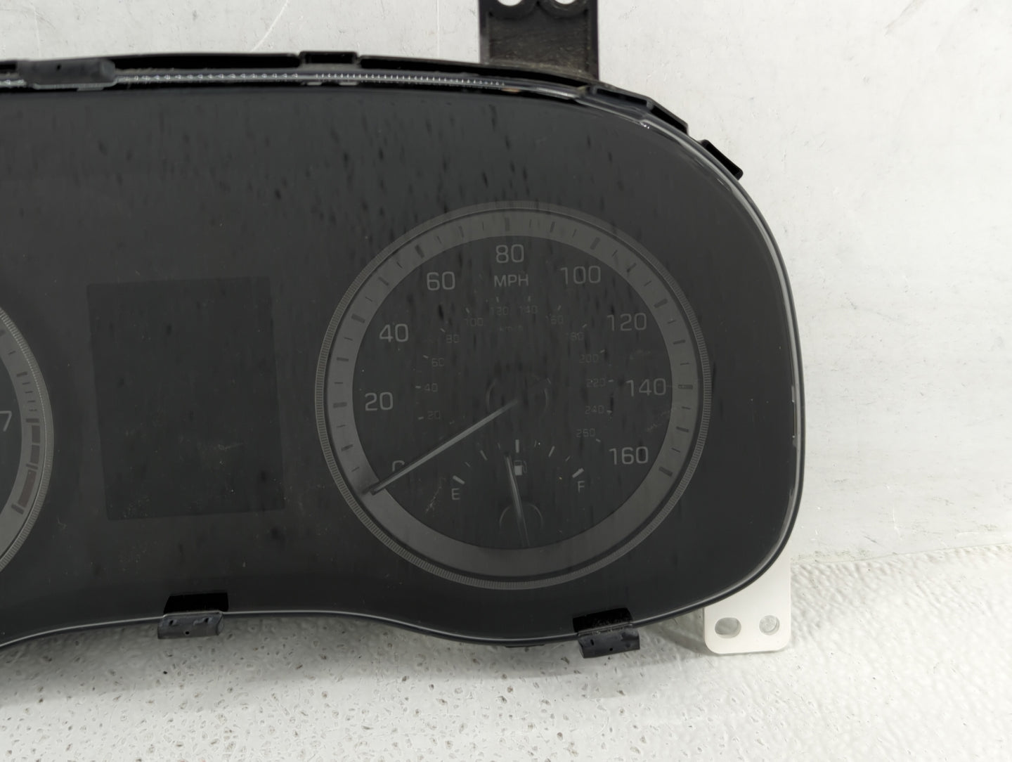 2016-2017 Hyundai Tucson Instrument Cluster Speedometer Gauges P/N:94001-D3172 Fits Fits 2016 2017 OEM Used Auto Parts - Oem