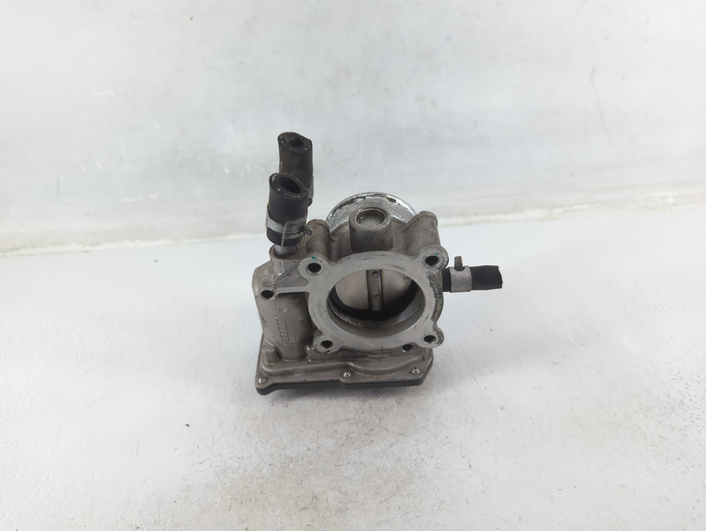 2016-2018 Hyundai Tucson Throttle Body P/N:35100-2B340 Fits Fits 2015 2016 2017 2018 2019 2020 2021 2022 OEM Used Auto Parts