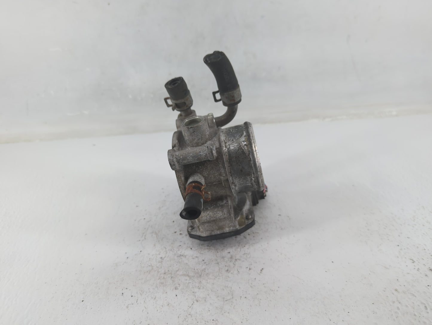 2016-2018 Hyundai Tucson Throttle Body P/N:35100-2B340 Fits Fits 2015 2016 2017 2018 2019 2020 2021 2022 OEM Used Auto Parts