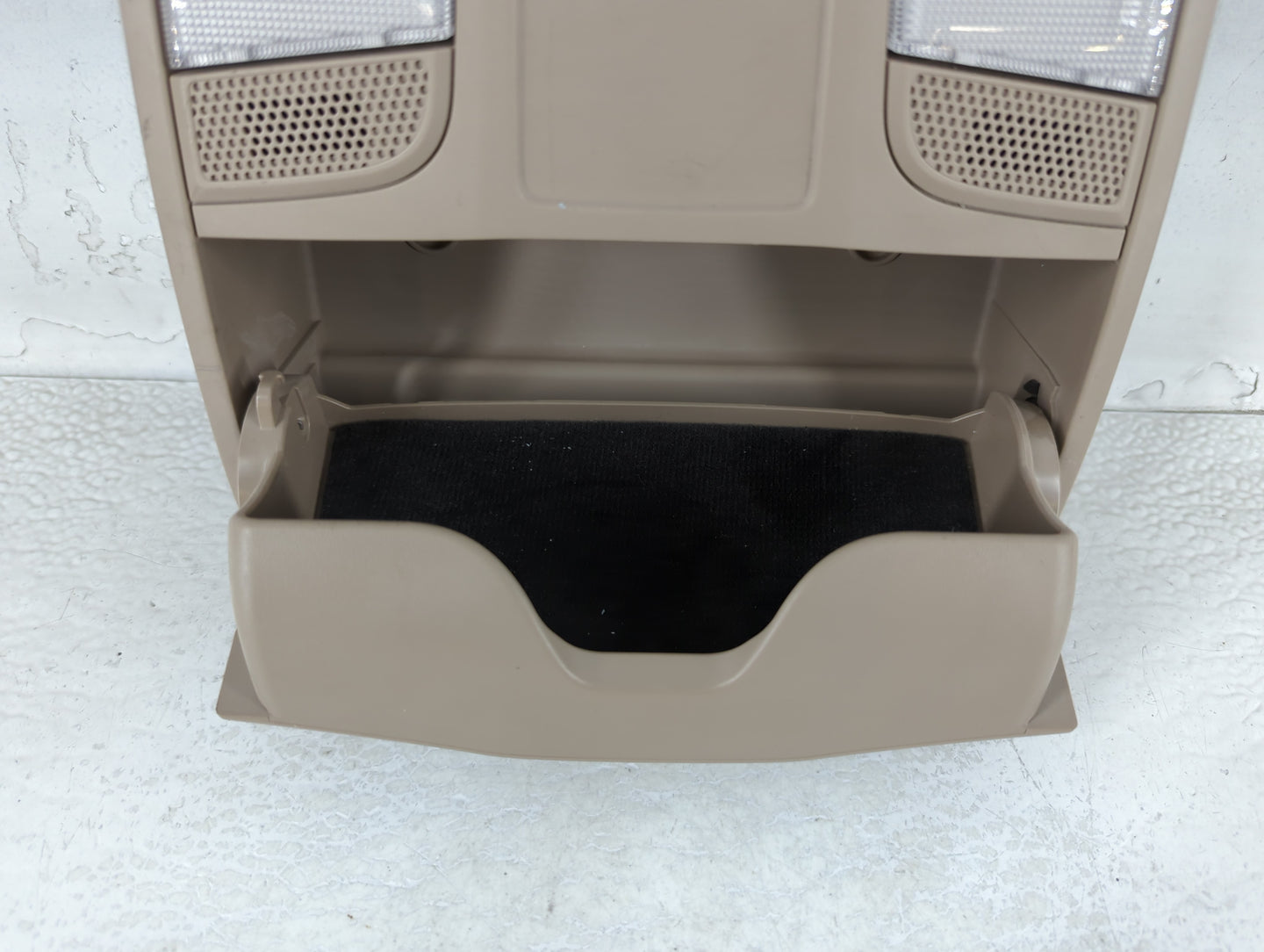 2017 Hyundai Tucson Overhead Roof Console - Oemusedautoparts1.com