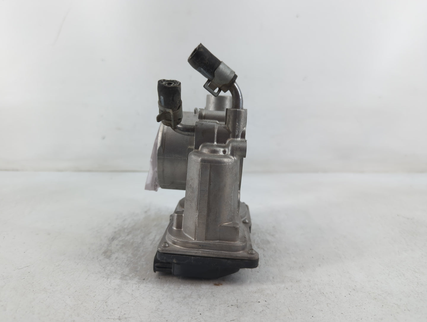 2014-2021 Hyundai Tucson Throttle Body P/N:35100-2E000 Fits Fits 2011 2012 2013 2014 2015 2016 2017 2018 2019 2020 2021 OEM 
