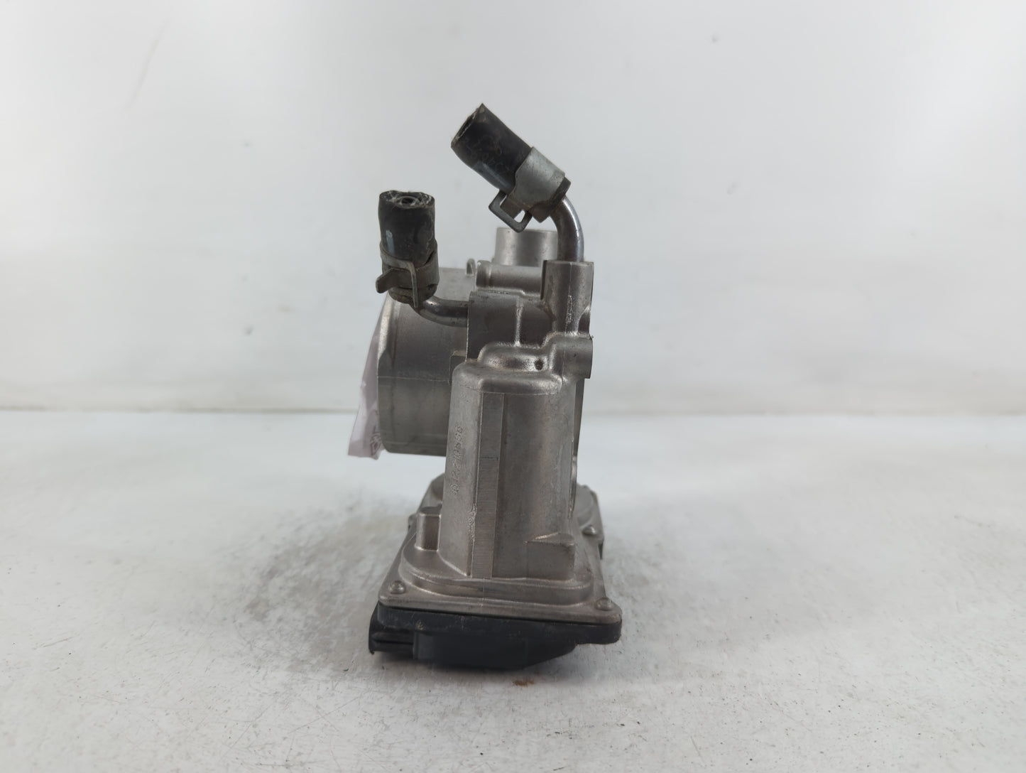 2014-2021 Hyundai Tucson Throttle Body P/N:35100-2E000 Fits Fits 2011 2012 2013 2014 2015 2016 2017 2018 2019 2020 2021 OEM 