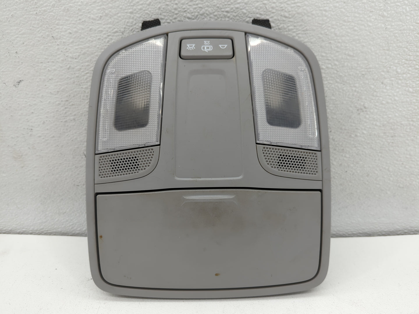 2016-2021 Hyundai Tucson Overhead Roof Console 690542 - Oemusedautoparts1.com
