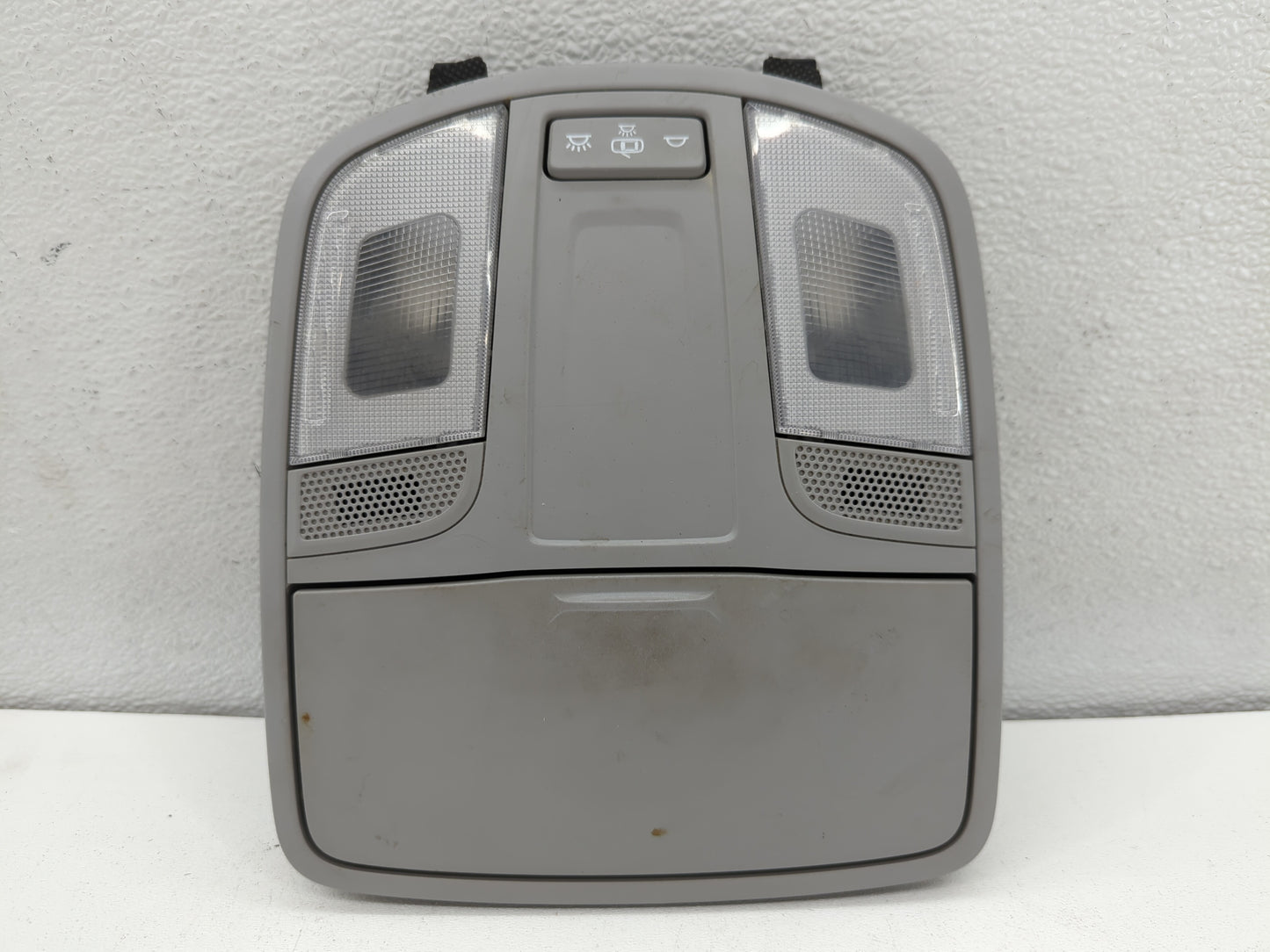 2016-2021 Hyundai Tucson Overhead Roof Console 690542 - Oemusedautoparts1.com