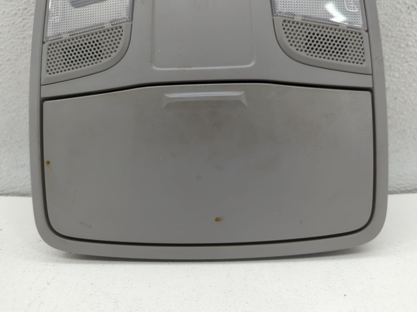 2016-2021 Hyundai Tucson Overhead Roof Console 690542 - Oemusedautoparts1.com