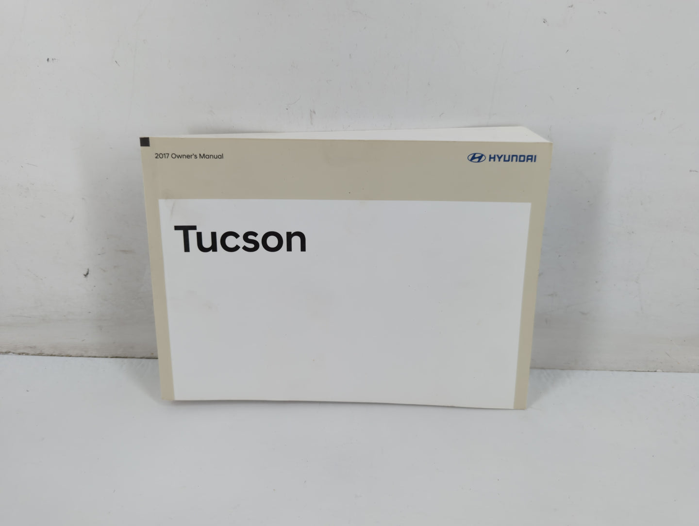 2017 Hyundai Tucson Owners Manual Book Guide P/N:HD3O-EC72F OEM Used Auto Parts - Oemusedautoparts1.com