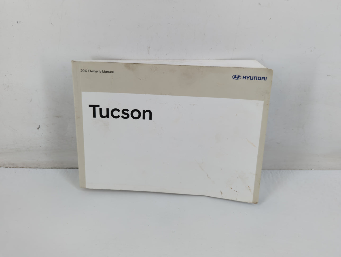 2017 Hyundai Tucson Owners Manual Book Guide P/N:HD3O-EU76L OEM Used Auto Parts - Oemusedautoparts1.com