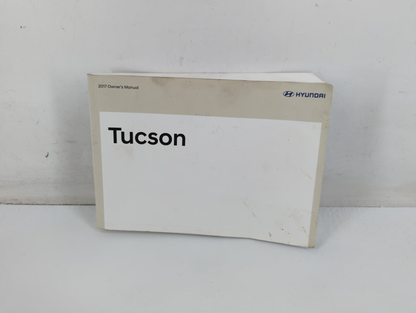 2017 Hyundai Tucson Owners Manual Book Guide P/N:HD3O-EU76L OEM Used Auto Parts - Oemusedautoparts1.com