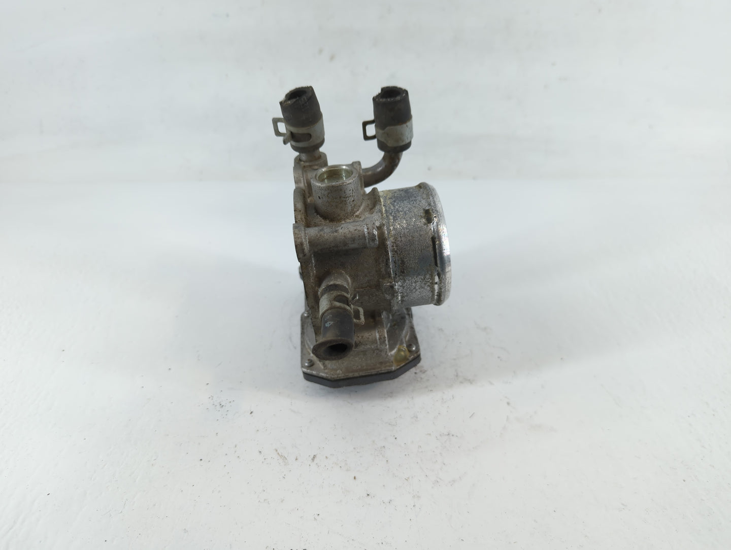 2016-2018 Hyundai Tucson Throttle Body P/N:35100-2B340 Fits Fits 2015 2016 2017 2018 2019 2020 2021 2022 OEM Used Auto Parts