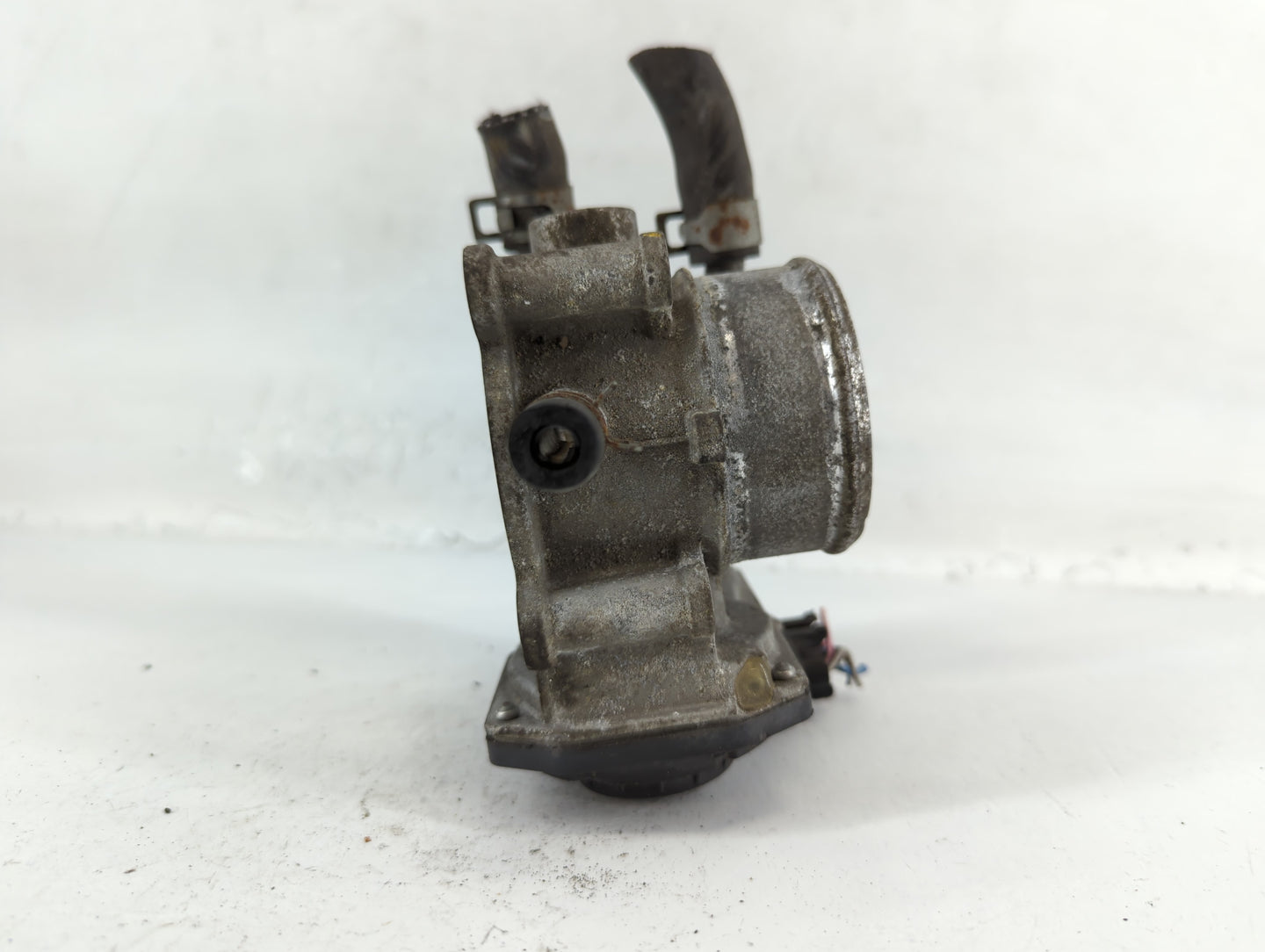 2016-2018 Hyundai Tucson Throttle Body P/N:35100-2B340 Fits Fits 2015 2016 2017 2018 2019 2020 2021 2022 OEM Used Auto Parts