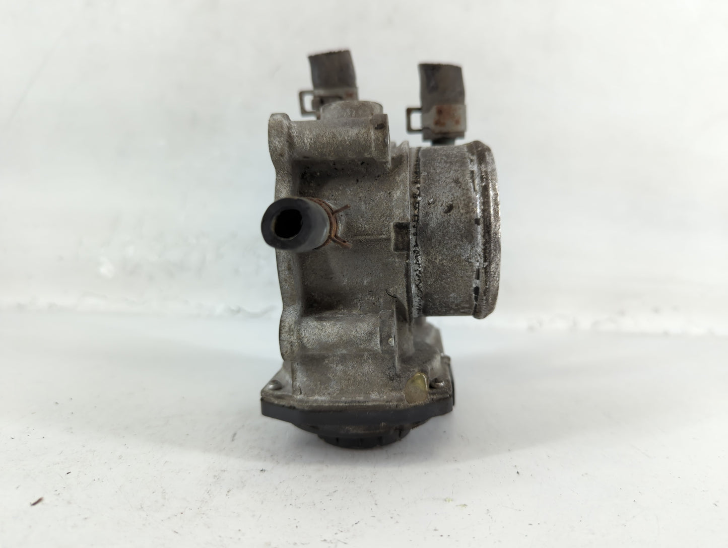 2016-2018 Hyundai Tucson Throttle Body P/N:35100-2B340 Fits Fits 2015 2016 2017 2018 2019 2020 2021 2022 OEM Used Auto Parts
