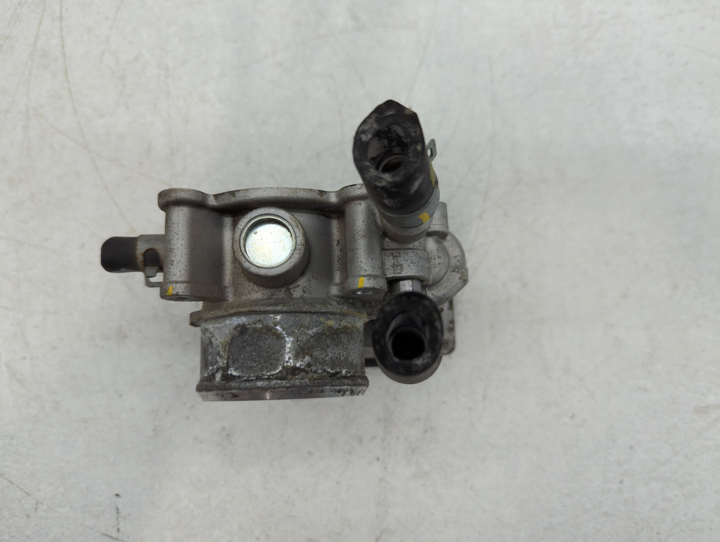 2016-2018 Hyundai Tucson Throttle Body P/N:35100-2B340 Fits Fits 2015 2016 2017 2018 2019 2020 2021 2022 OEM Used Auto Parts