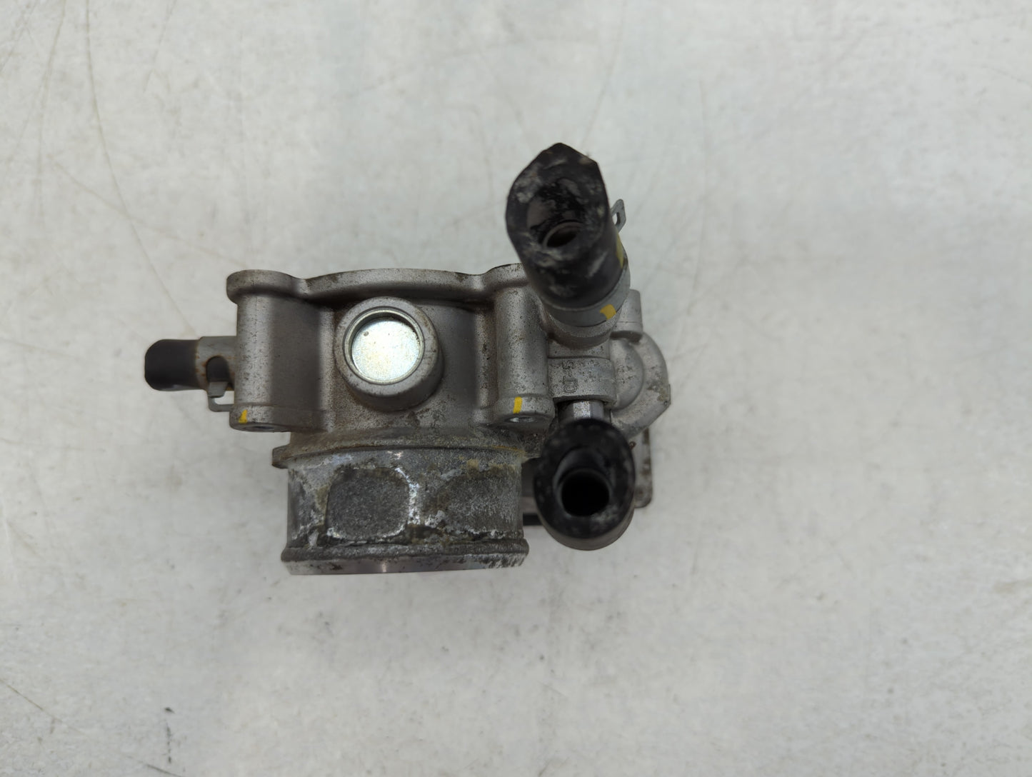 2016-2018 Hyundai Tucson Throttle Body P/N:35100-2B340 Fits Fits 2015 2016 2017 2018 2019 2020 2021 2022 OEM Used Auto Parts