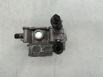 2016-2018 Hyundai Tucson Throttle Body P/N:35100-2B340 Fits Fits 2015 2016 2017 2018 2019 2020 2021 2022 OEM Used Auto Parts