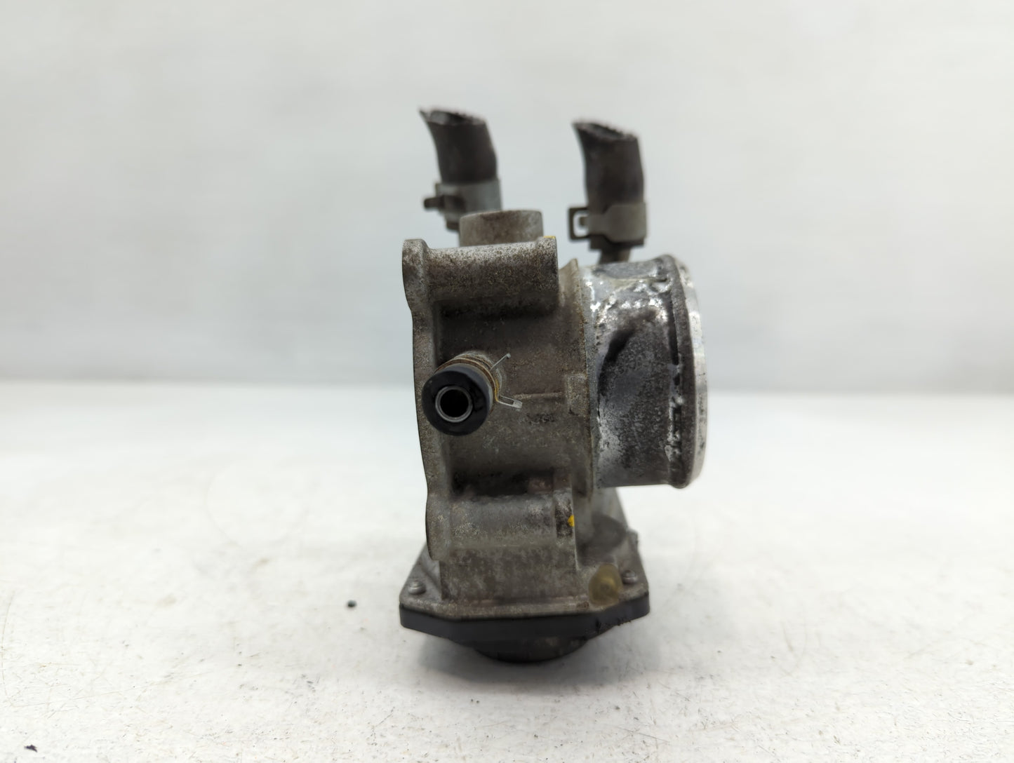 2016-2018 Hyundai Tucson Throttle Body P/N:35100-2B340 Fits Fits 2015 2016 2017 2018 2019 2020 2021 2022 OEM Used Auto Parts