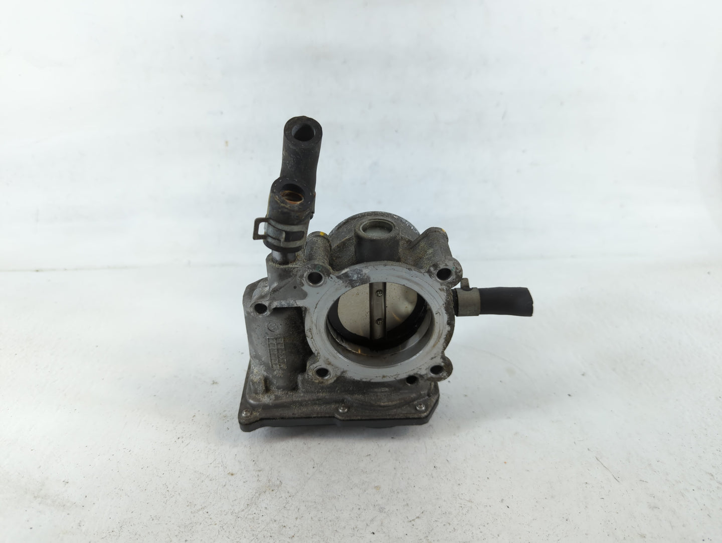 2016-2018 Hyundai Tucson Throttle Body P/N:35100-2B340 Fits Fits 2015 2016 2017 2018 2019 2020 2021 2022 OEM Used Auto Parts