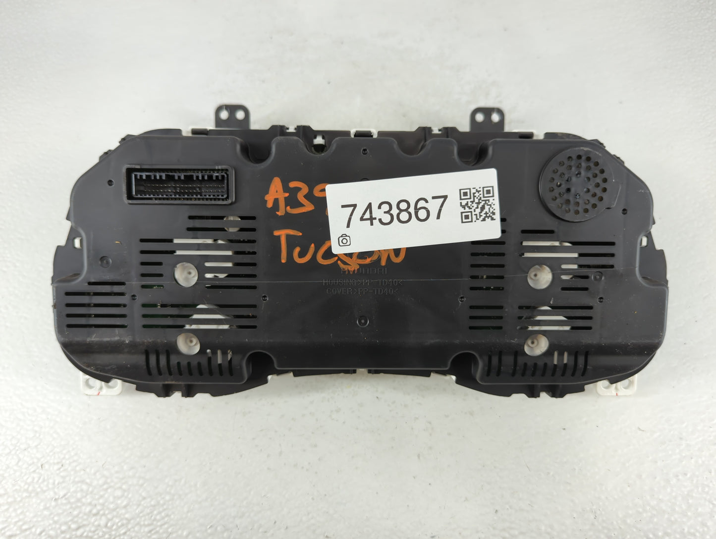 2016-2017 Hyundai Tucson Instrument Cluster Speedometer Gauges P/N:94001-D3181 Fits Fits 2016 2017 OEM Used Auto Parts - Oem
