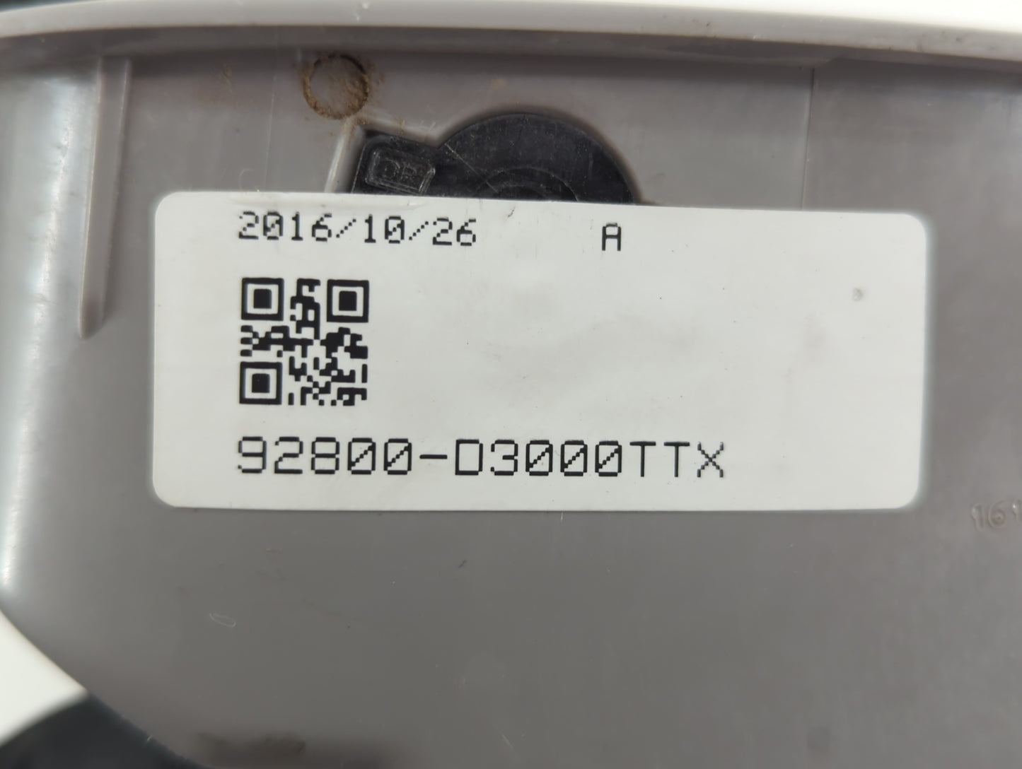 2016-2021 Hyundai Tucson Overhead Roof Console 747932 - Oemusedautoparts1.com