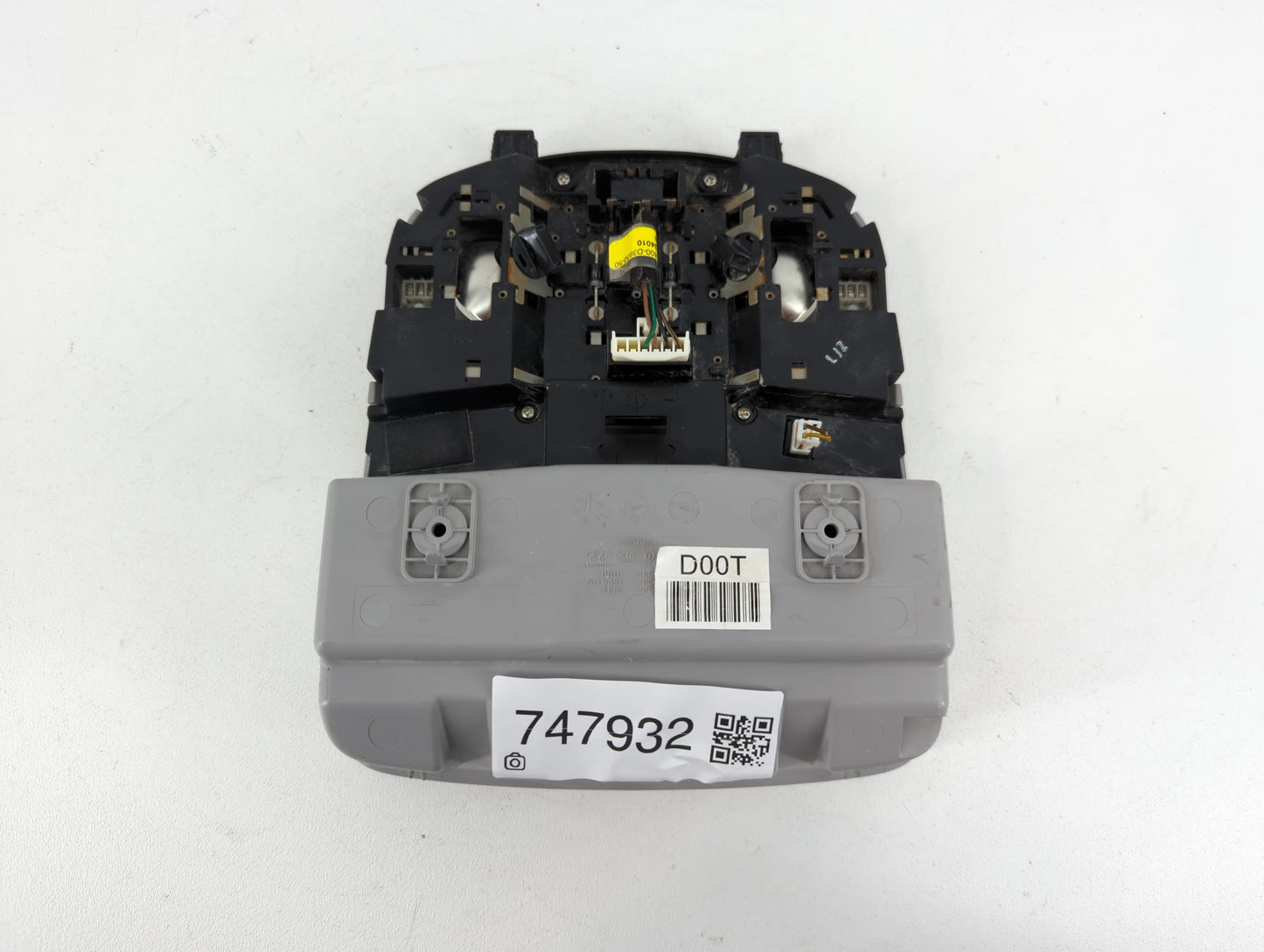 2016-2021 Hyundai Tucson Overhead Roof Console 747932 - Oemusedautoparts1.com