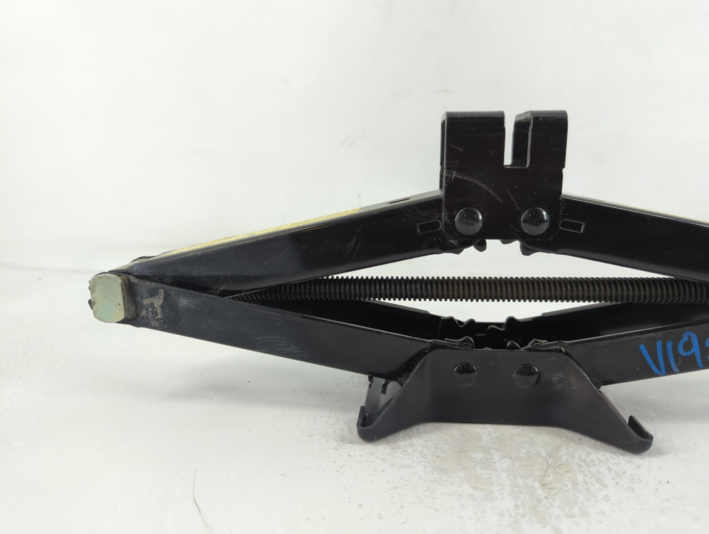 2017 Hyundai Tucson Spare Scissor Car Jack 748789 - Oemusedautoparts1.com