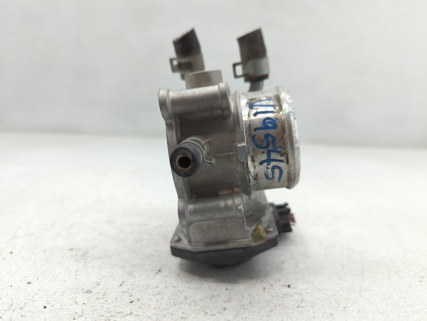 2016-2018 Hyundai Tucson Throttle Body P/N:35100-2B340 Fits Fits 2015 2016 2017 2018 2019 2020 2021 2022 OEM Used Auto Parts