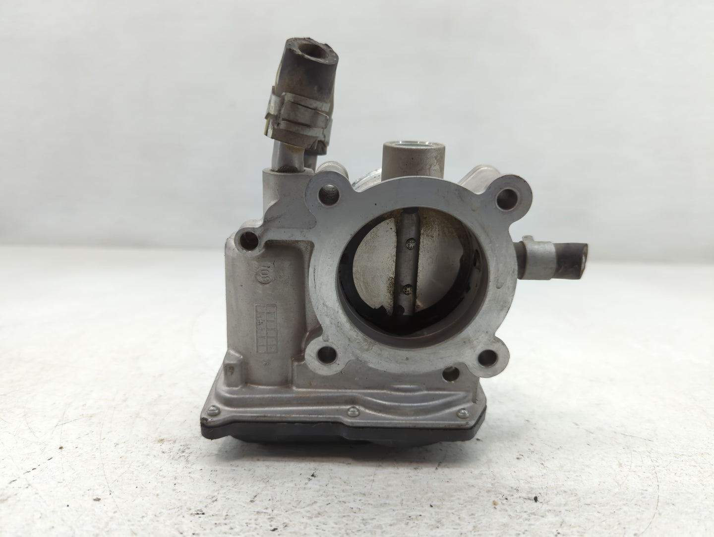 2016-2018 Hyundai Tucson Throttle Body P/N:35100-2B340 Fits Fits 2015 2016 2017 2018 2019 2020 2021 2022 OEM Used Auto Parts