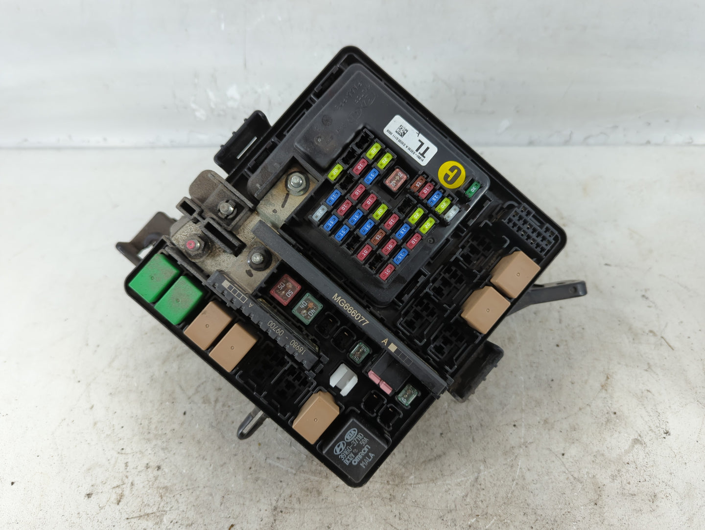 2016-2018 Hyundai Tucson Fusebox Fuse Box Panel Relay Module P/N:91422 D3172 BH210007 0049 Fits Fits 2016 2017 2018 OEM Used