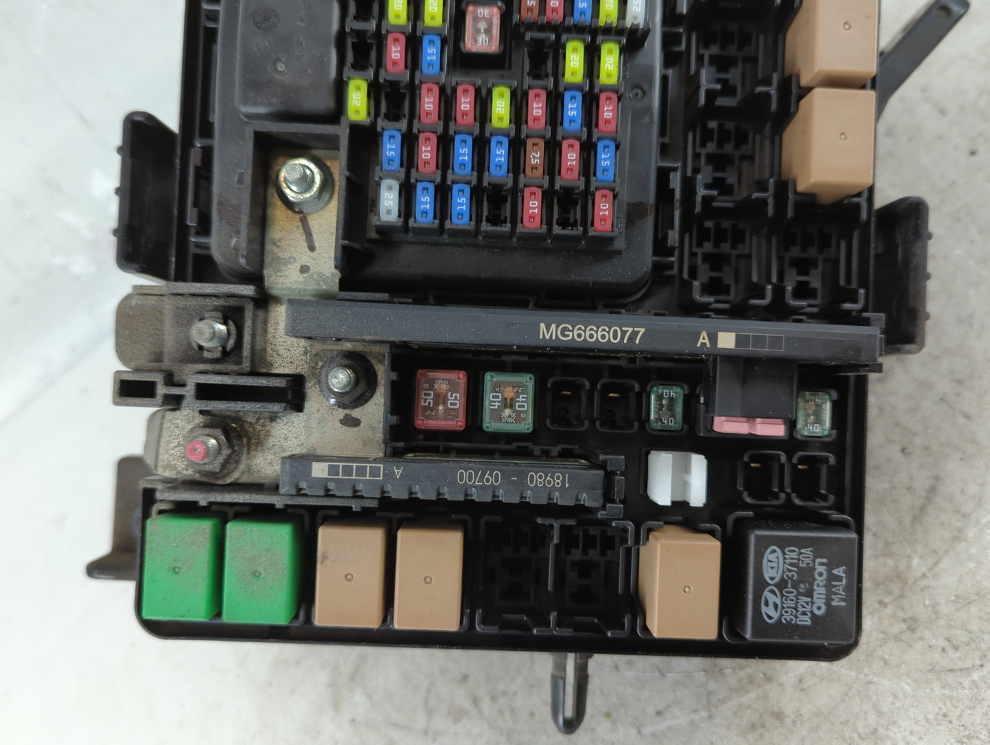 2016-2018 Hyundai Tucson Fusebox Fuse Box Panel Relay Module P/N:91422 D3172 BH210007 0049 Fits Fits 2016 2017 2018 OEM Used